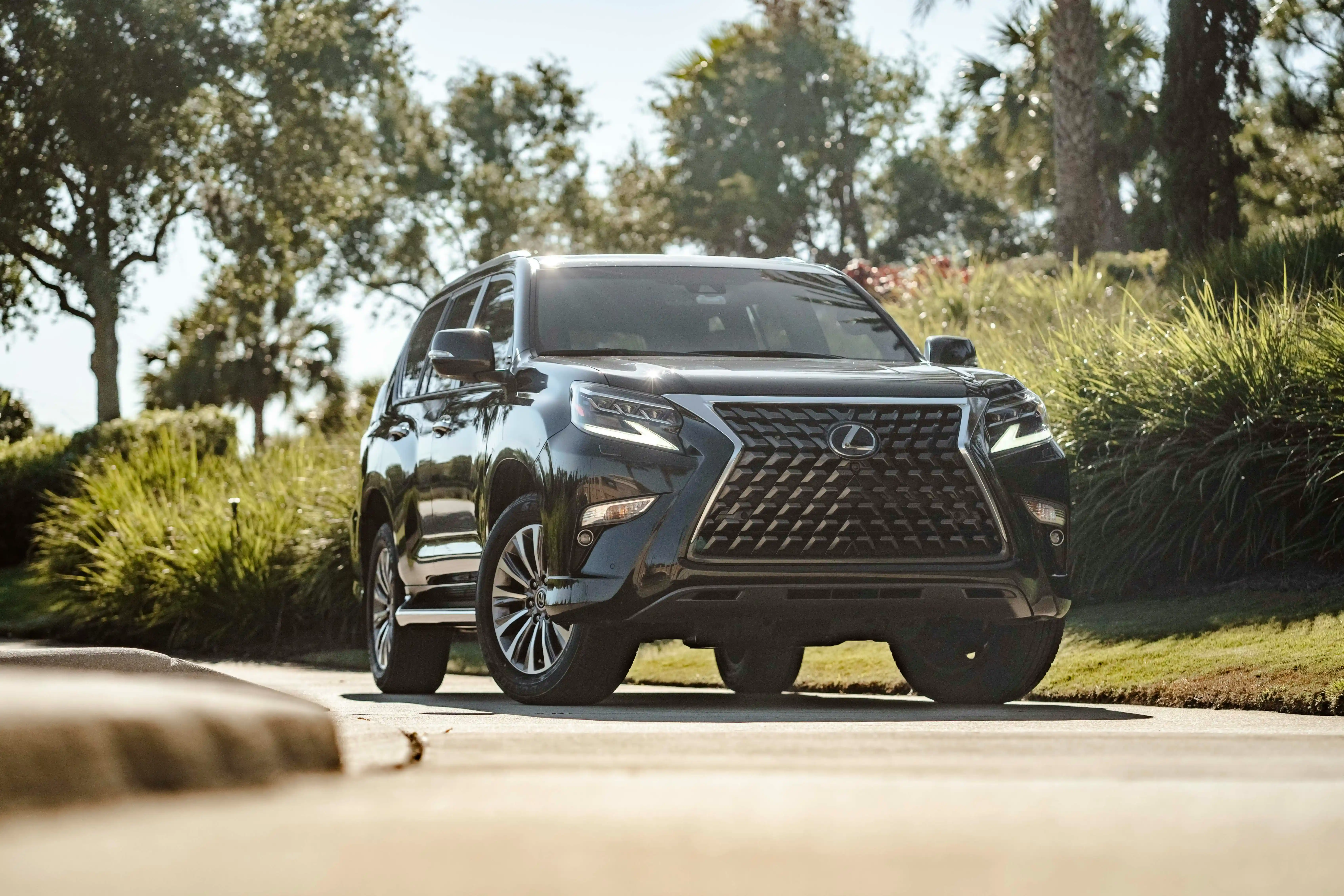 Luxury SUV for premium family trips and luxury tours